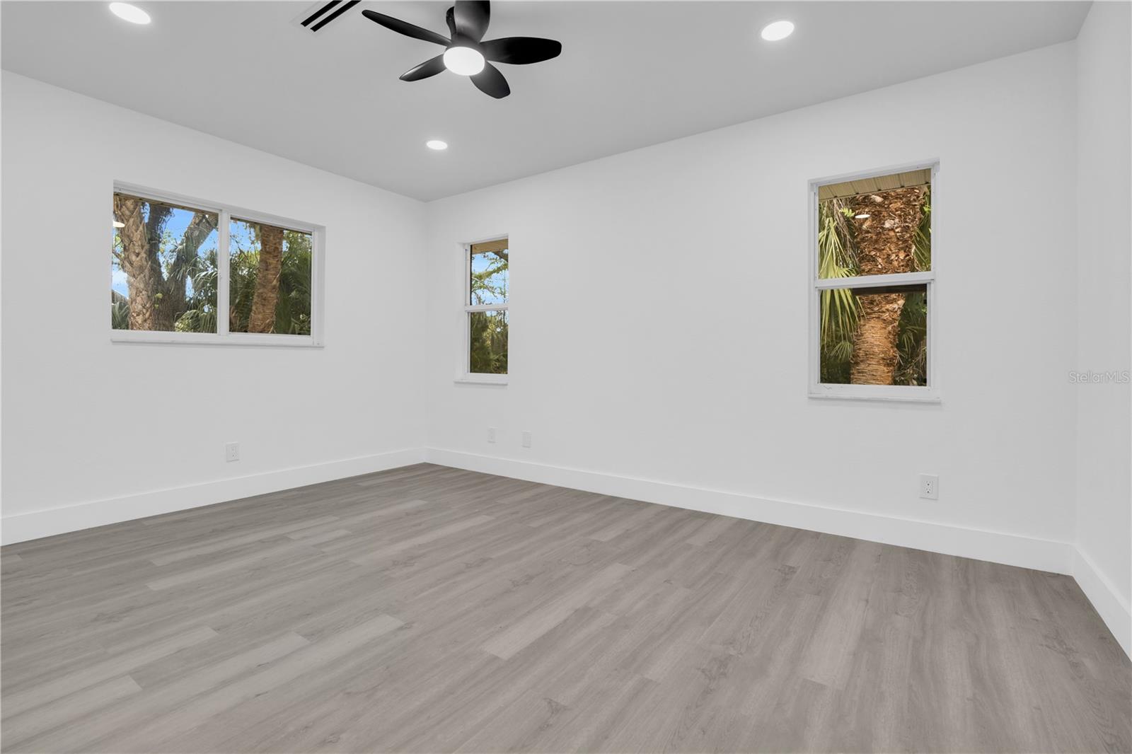 Image 21 of 33 For 26140 Hapsburg Road