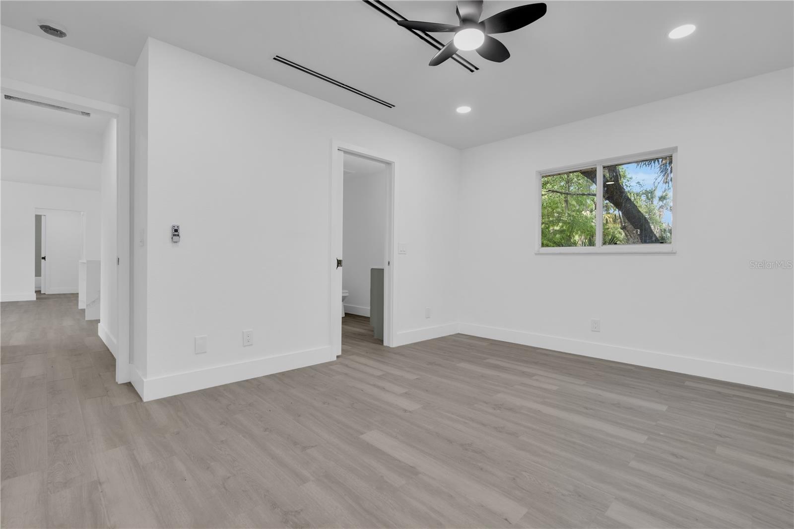 Image 22 of 33 For 26140 Hapsburg Road