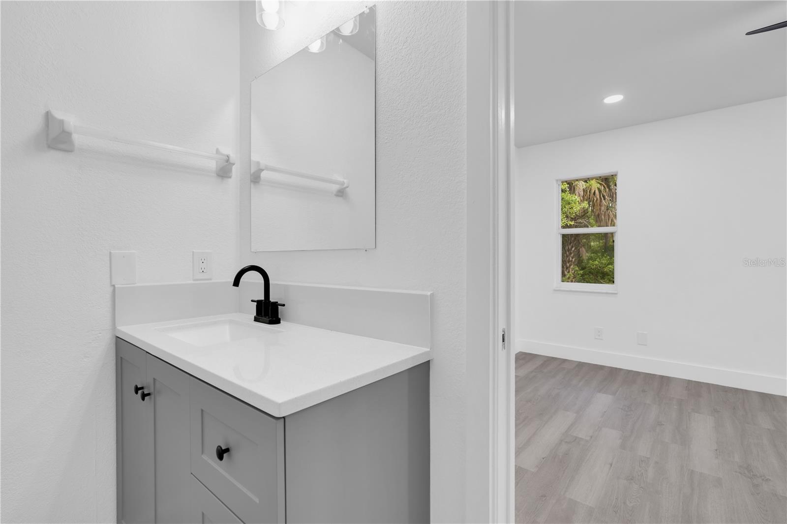 Image 24 of 33 For 26140 Hapsburg Road