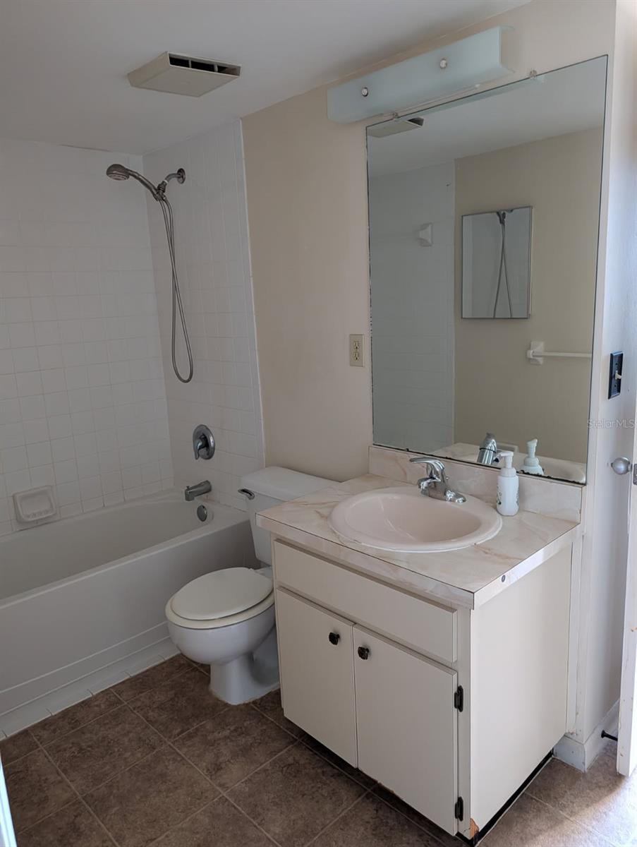 Image 19 of 26 For 3006 Caring Way 401