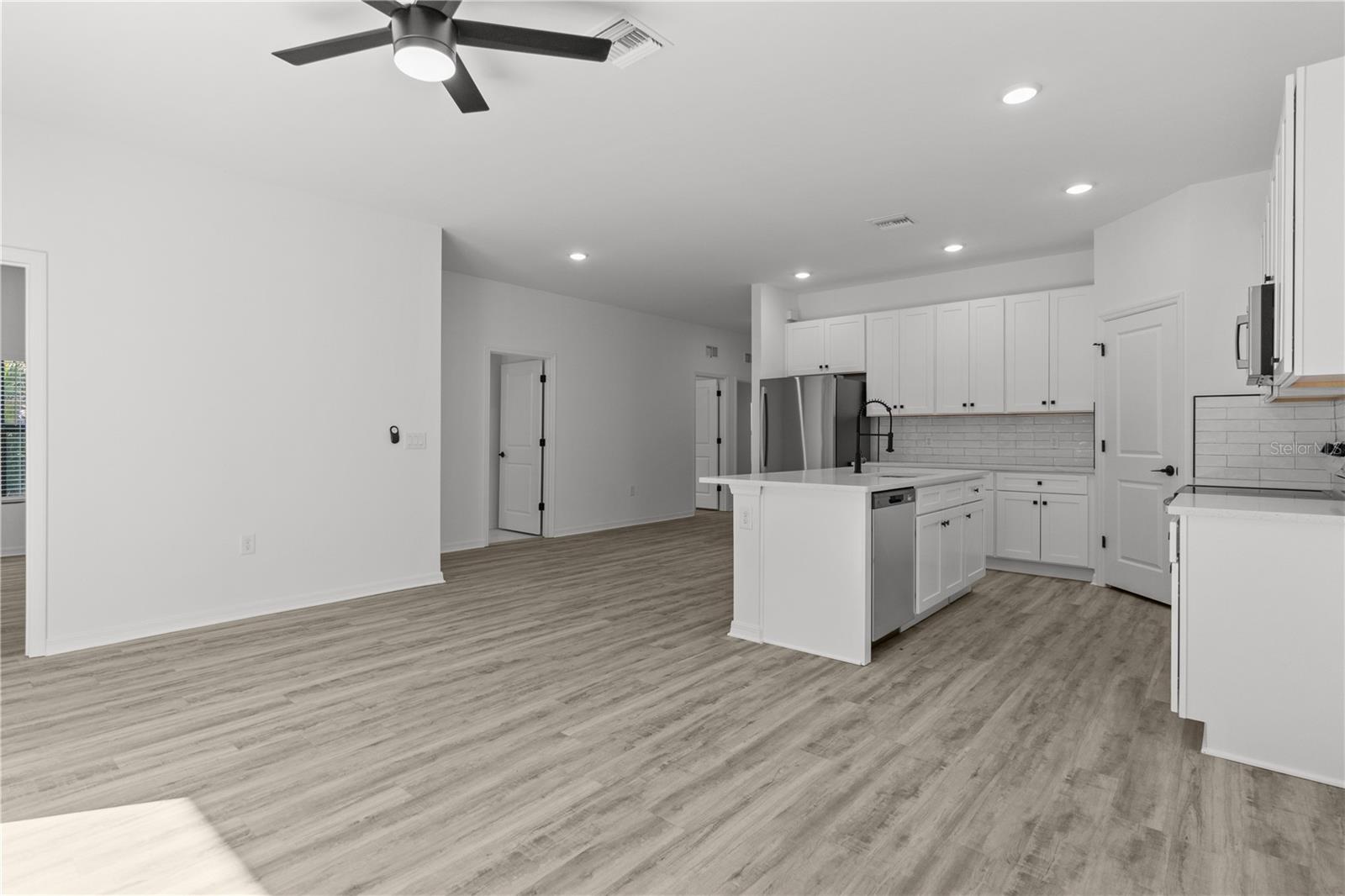 Image 6 of 16 For 12232-12234 Newgate Avenue