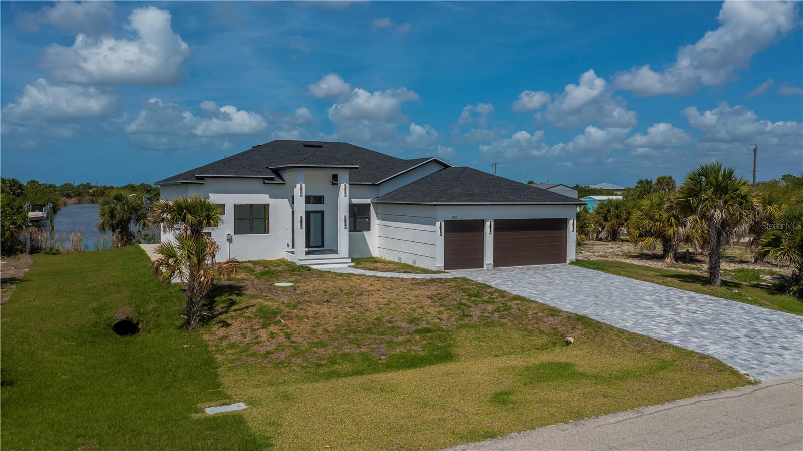 Image 5 of 88 For 10165 & 10157 Kingsville Drive