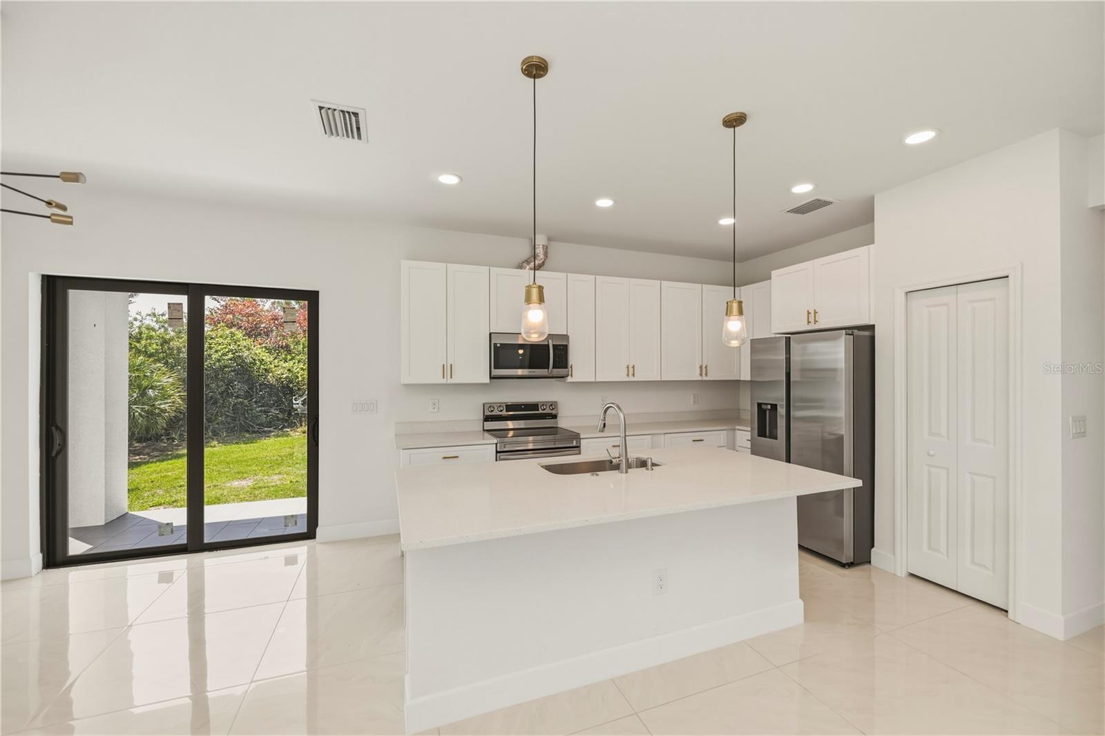 Image 17 of 61 For 15089 Aldama Circle