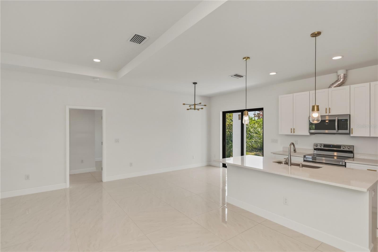 Image 19 of 61 For 15089 Aldama Circle