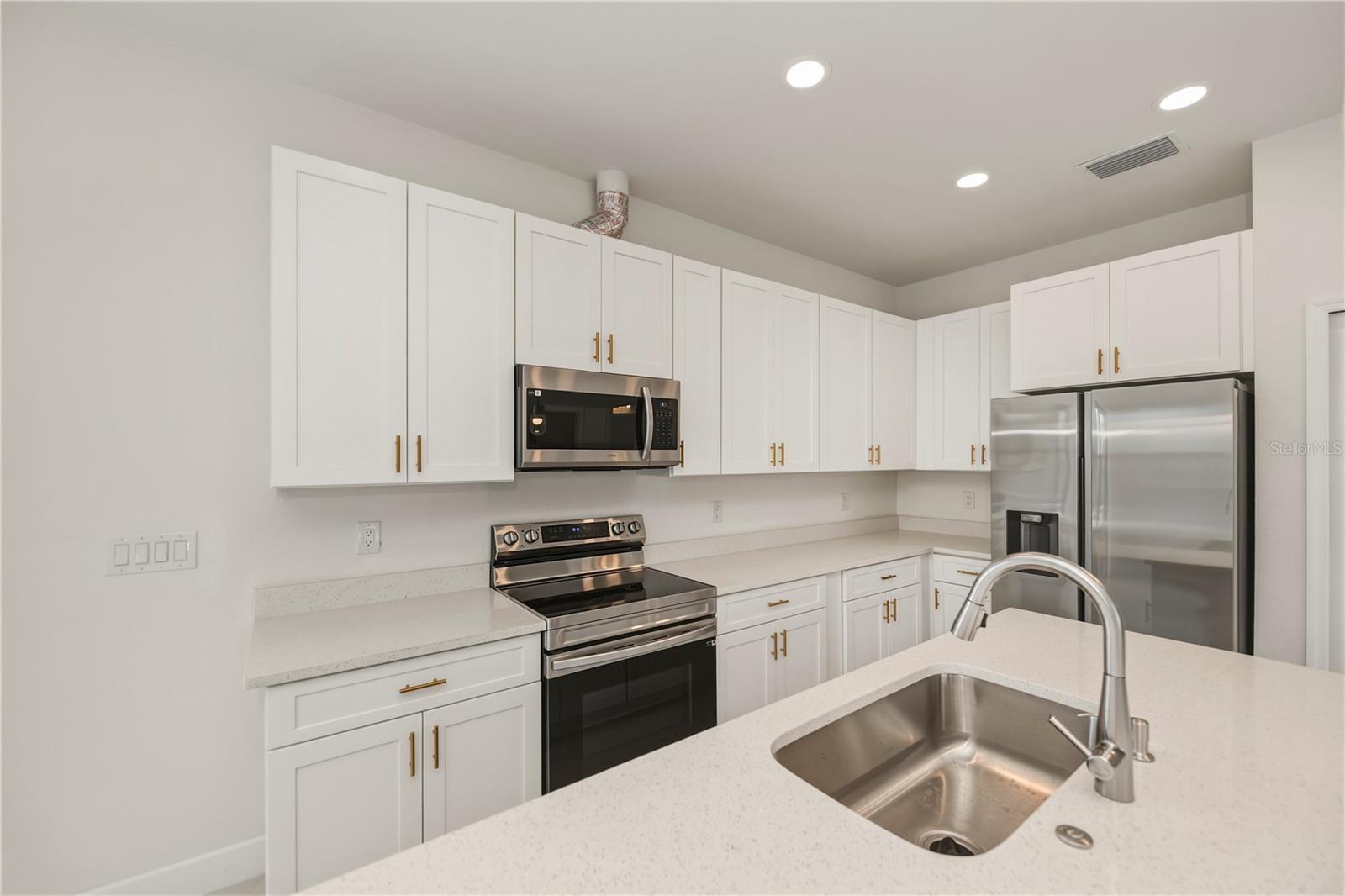 Image 22 of 61 For 15089 Aldama Circle