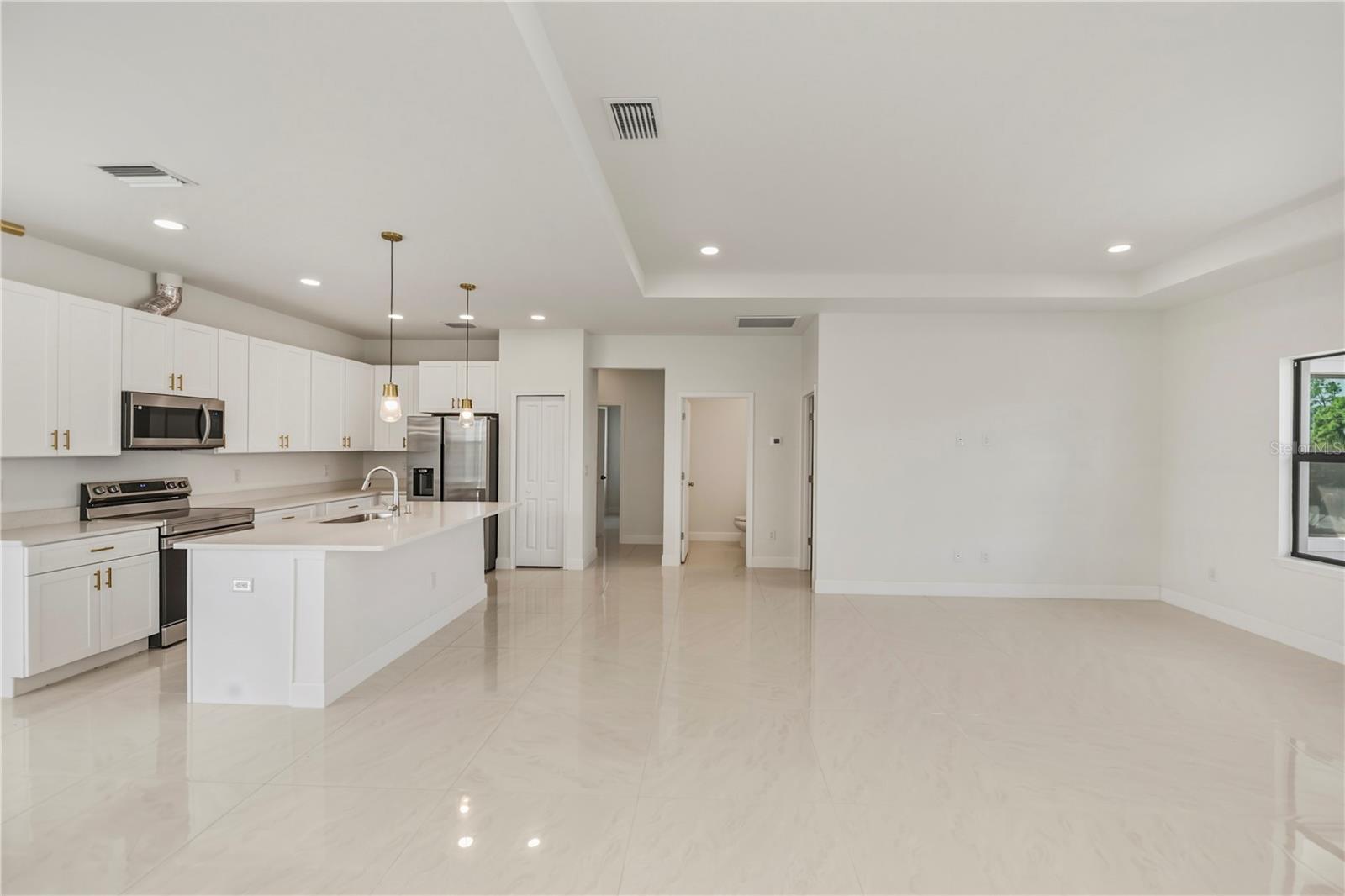 Image 26 of 61 For 15089 Aldama Circle