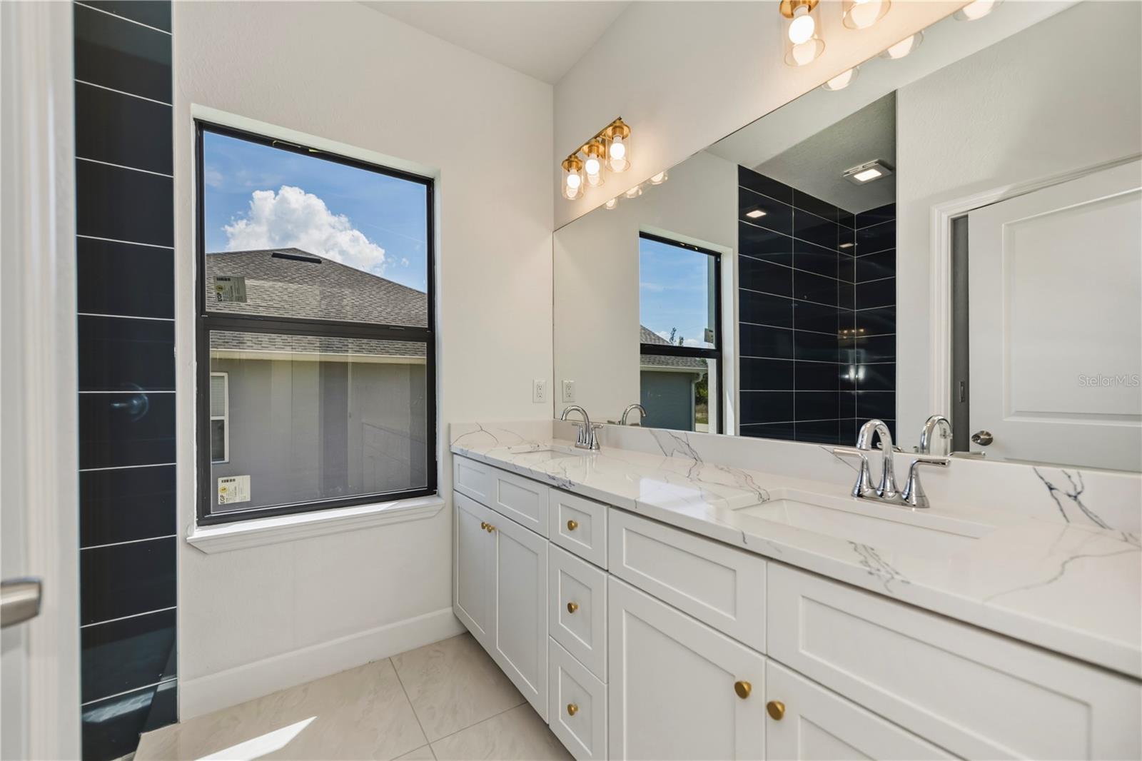 Image 33 of 61 For 15089 Aldama Circle