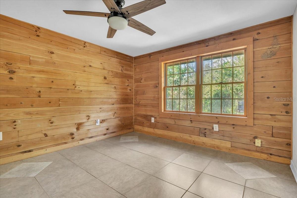 Image 16 of 52 For 1807 Owens Avenue