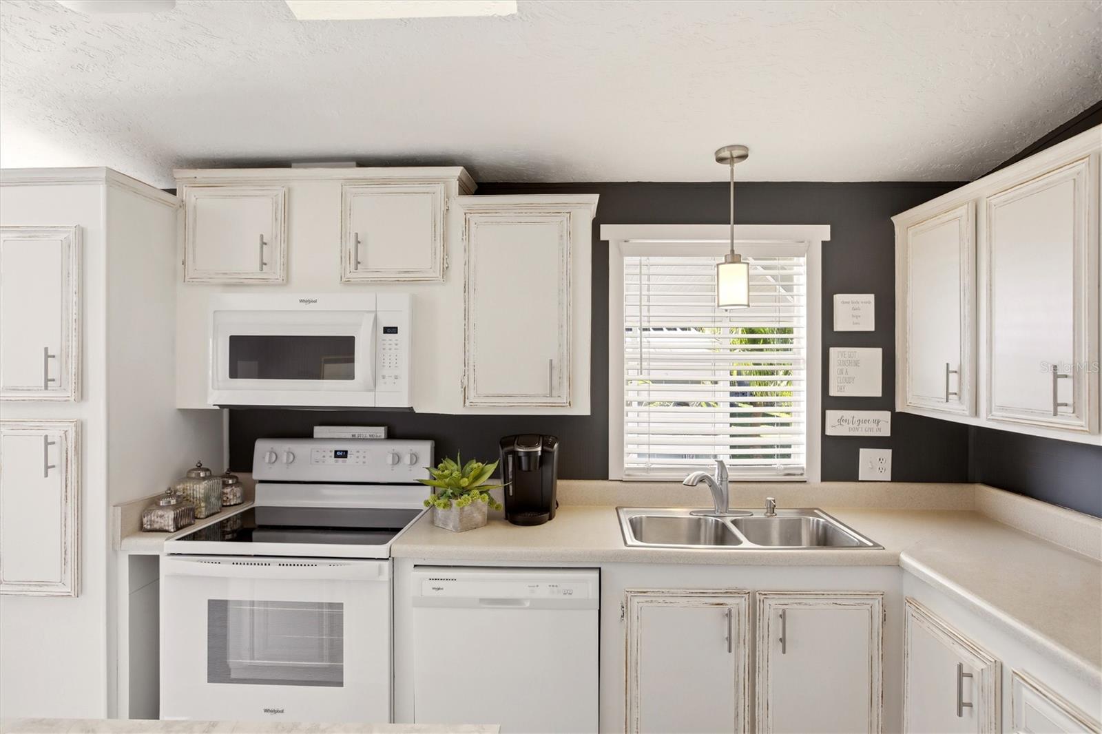 Image 10 of 41 For 701 Aqui Esta Drive 52