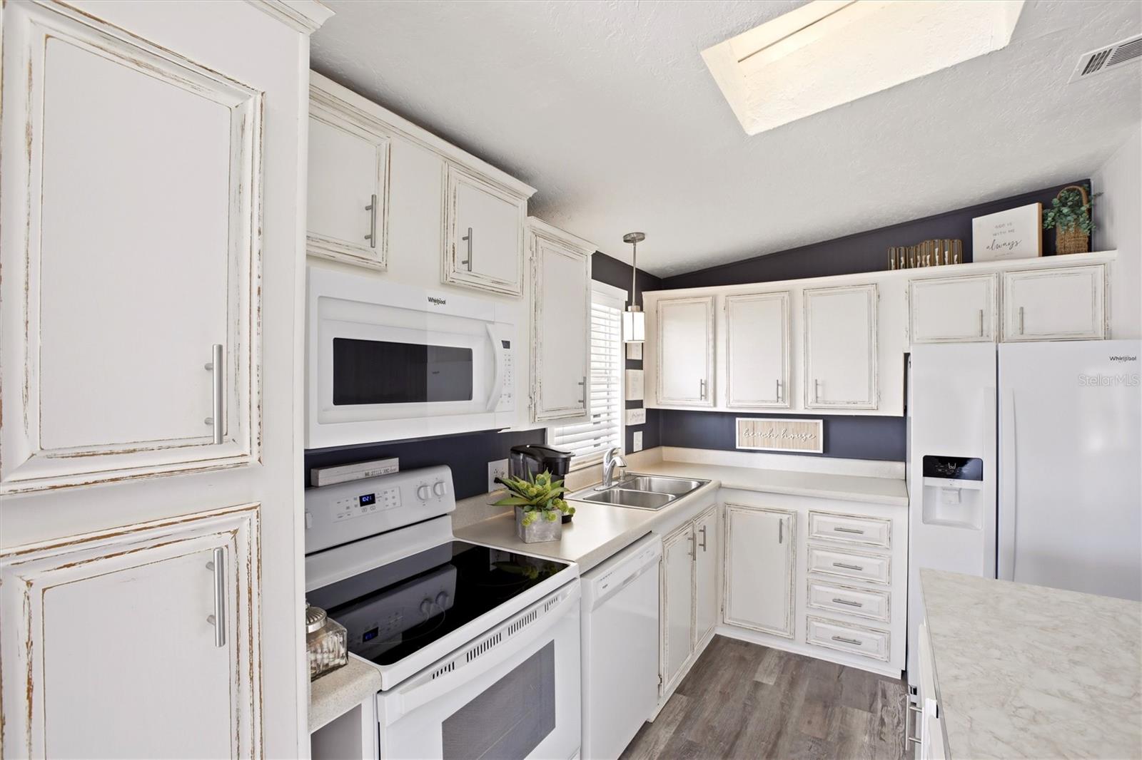 Image 11 of 41 For 701 Aqui Esta Drive 52