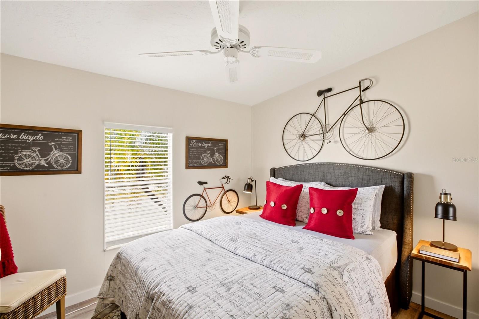 Image 17 of 41 For 701 Aqui Esta Drive 52