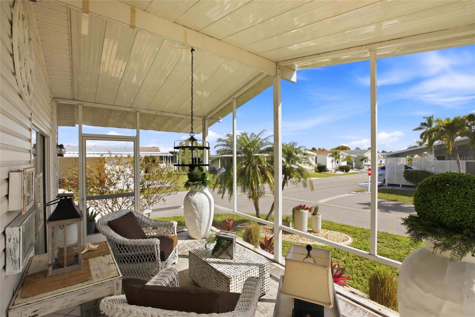 Image 22 of 41 For 701 Aqui Esta Drive 52