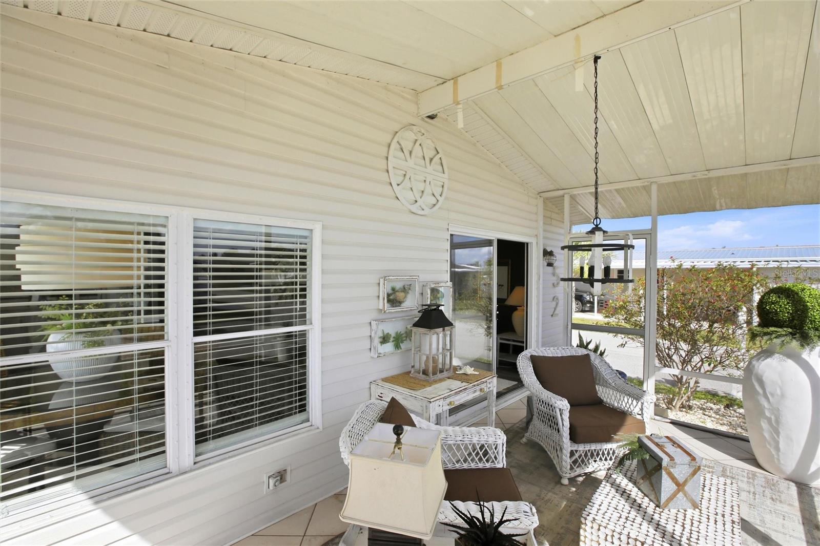 Image 23 of 41 For 701 Aqui Esta Drive 52