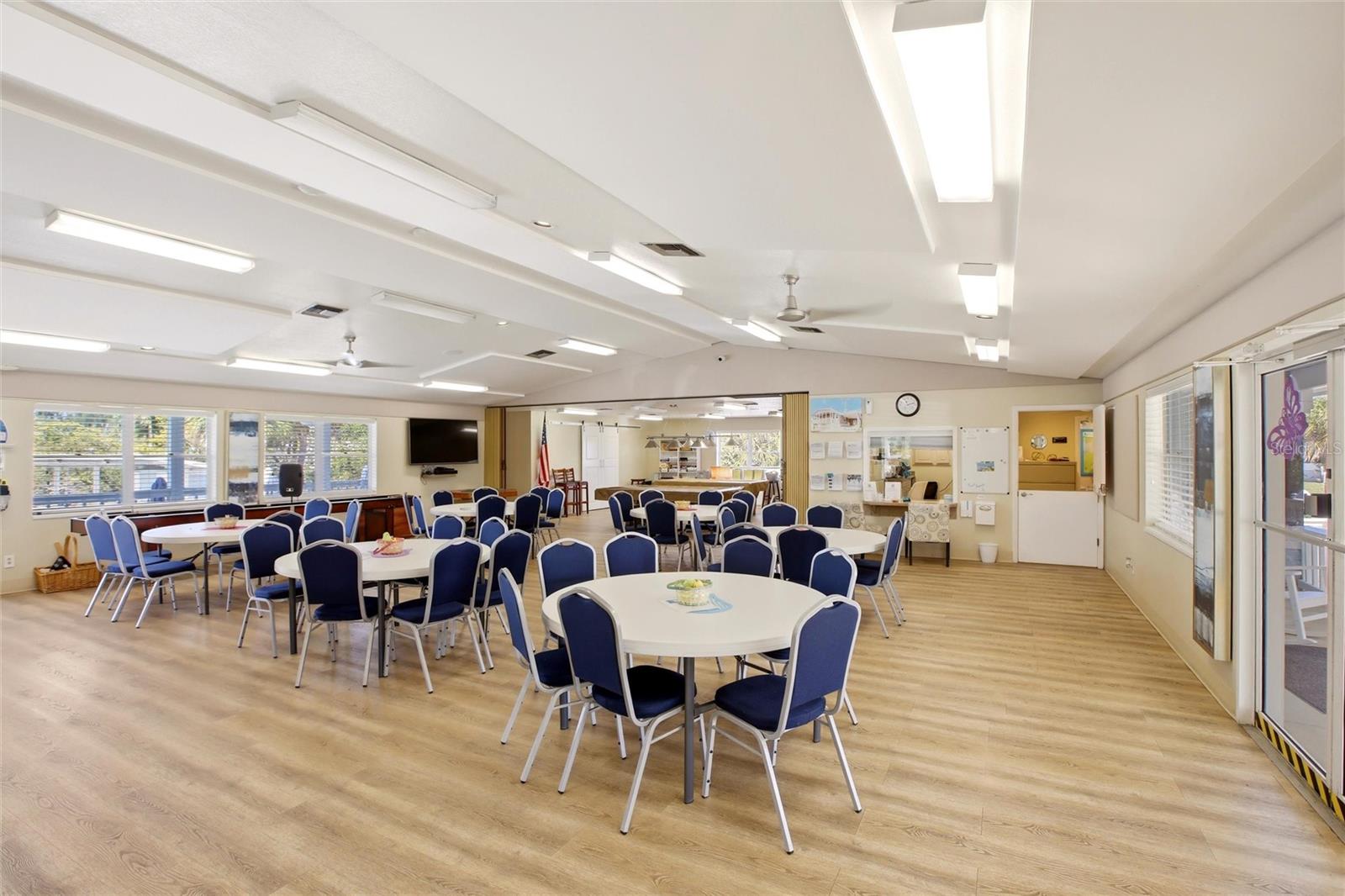 Image 39 of 41 For 701 Aqui Esta Drive 52