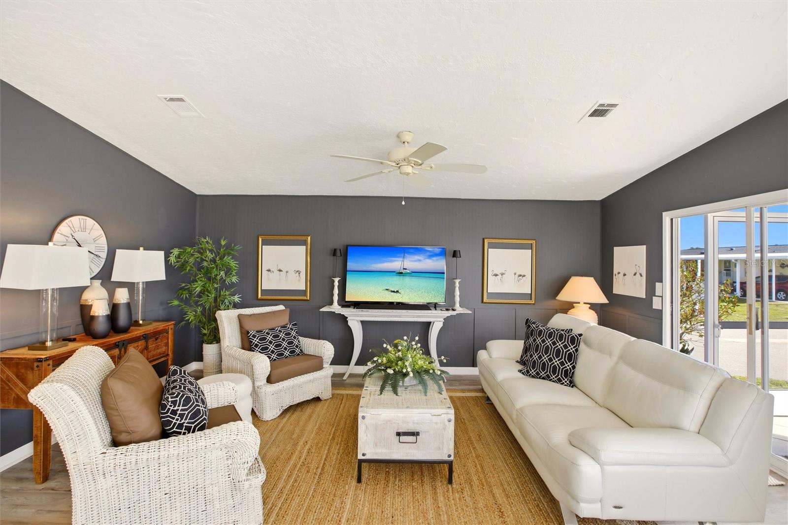 Image 5 of 41 For 701 Aqui Esta Drive 52