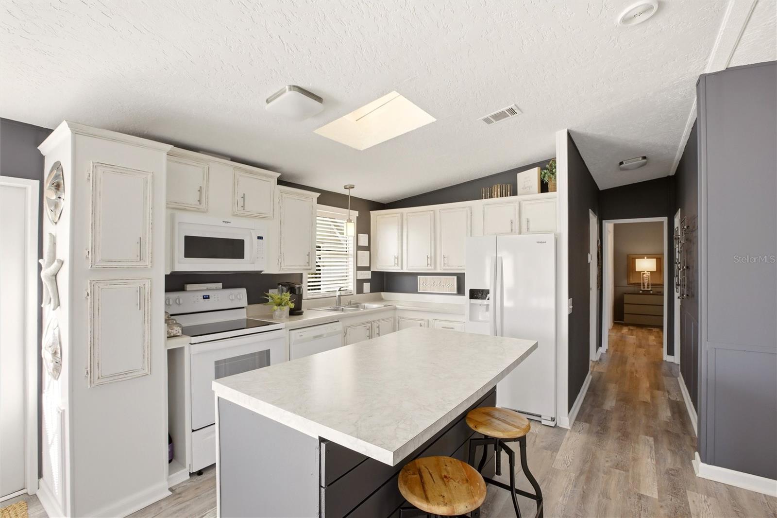 Image 8 of 41 For 701 Aqui Esta Drive 52