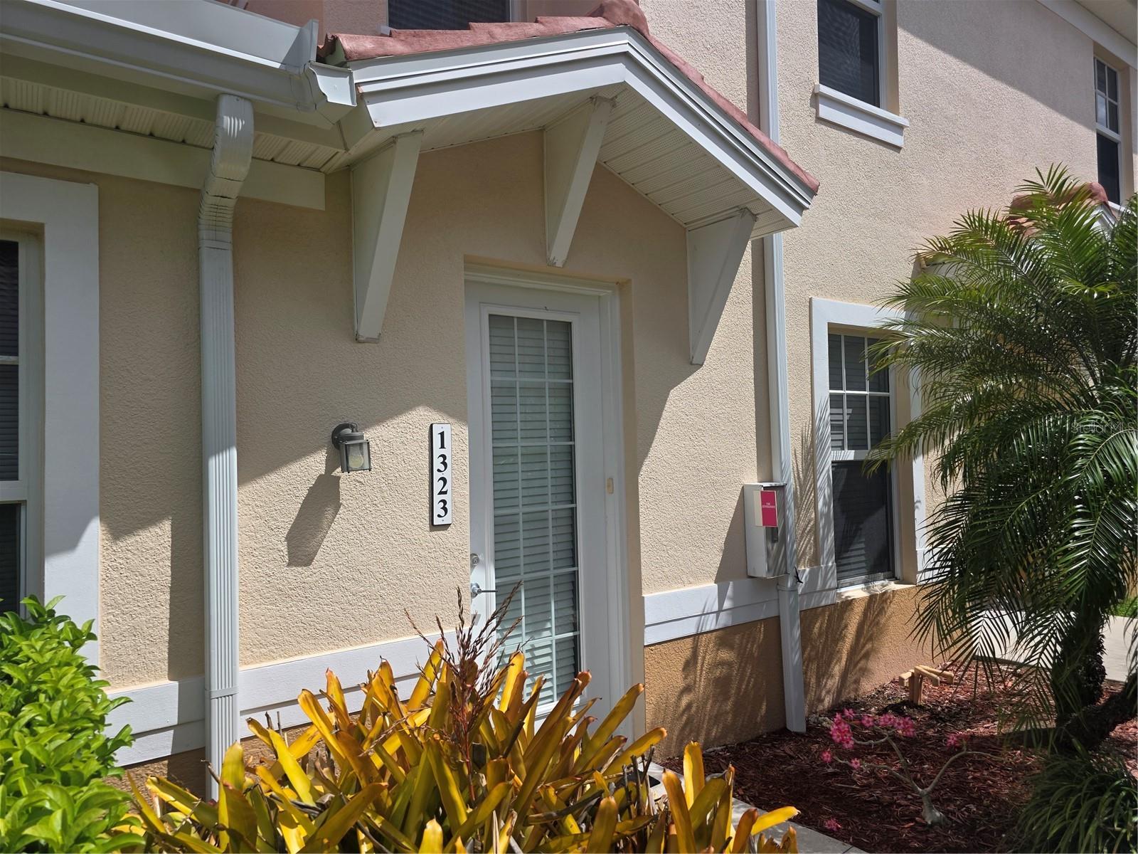 Image 4 of 39 For 240 End Drive 1323