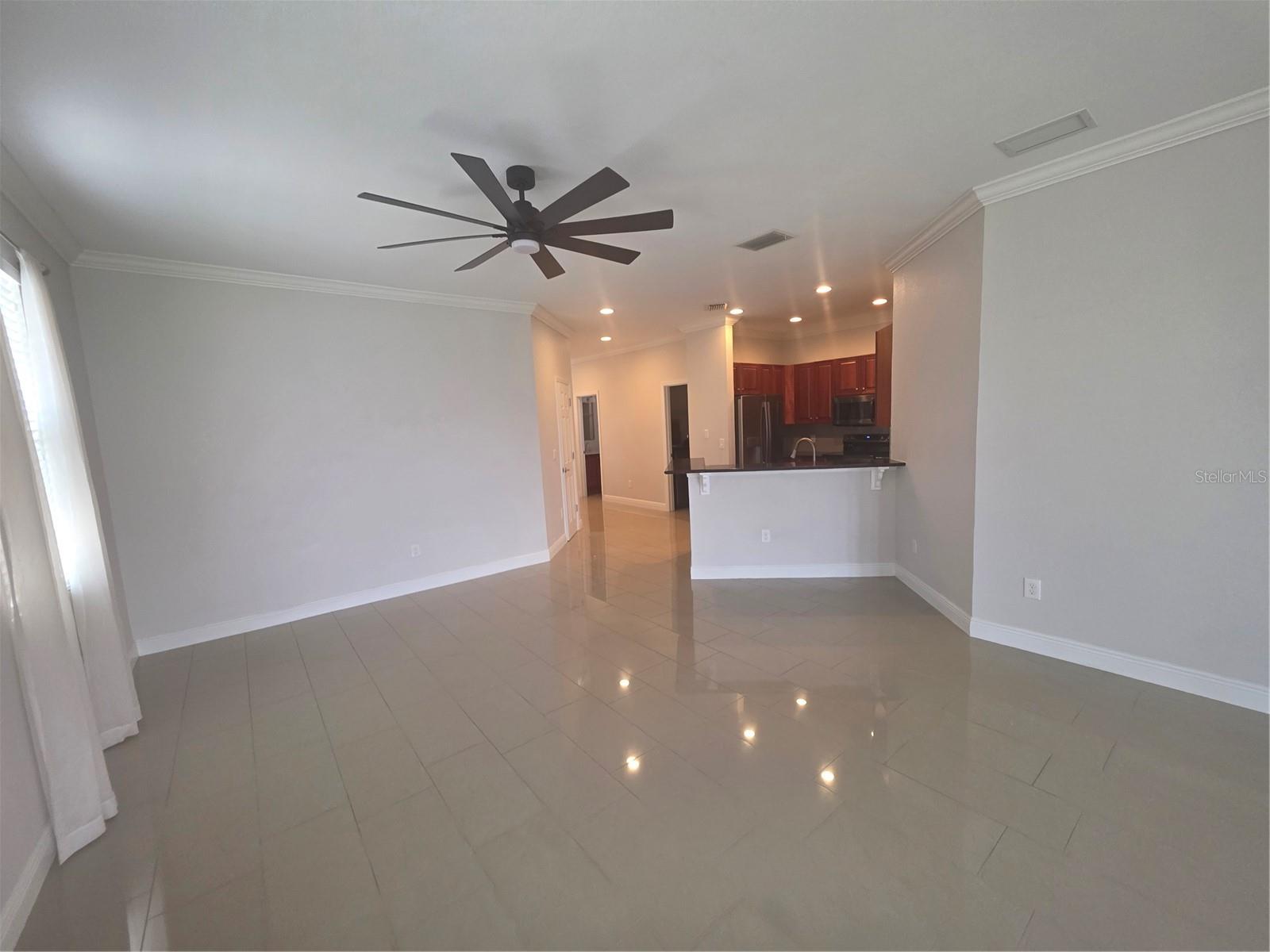 Image 6 of 39 For 240 End Drive 1323
