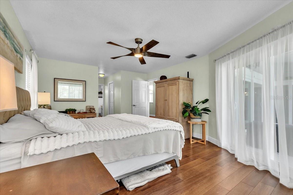 Image 18 of 35 For 6308 Zeno Circle