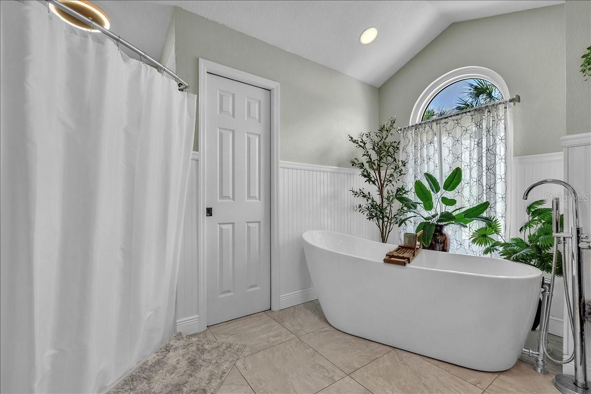 Image 20 of 35 For 6308 Zeno Circle