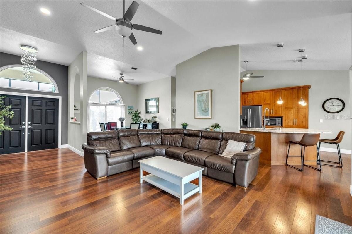 Image 7 of 35 For 6308 Zeno Circle