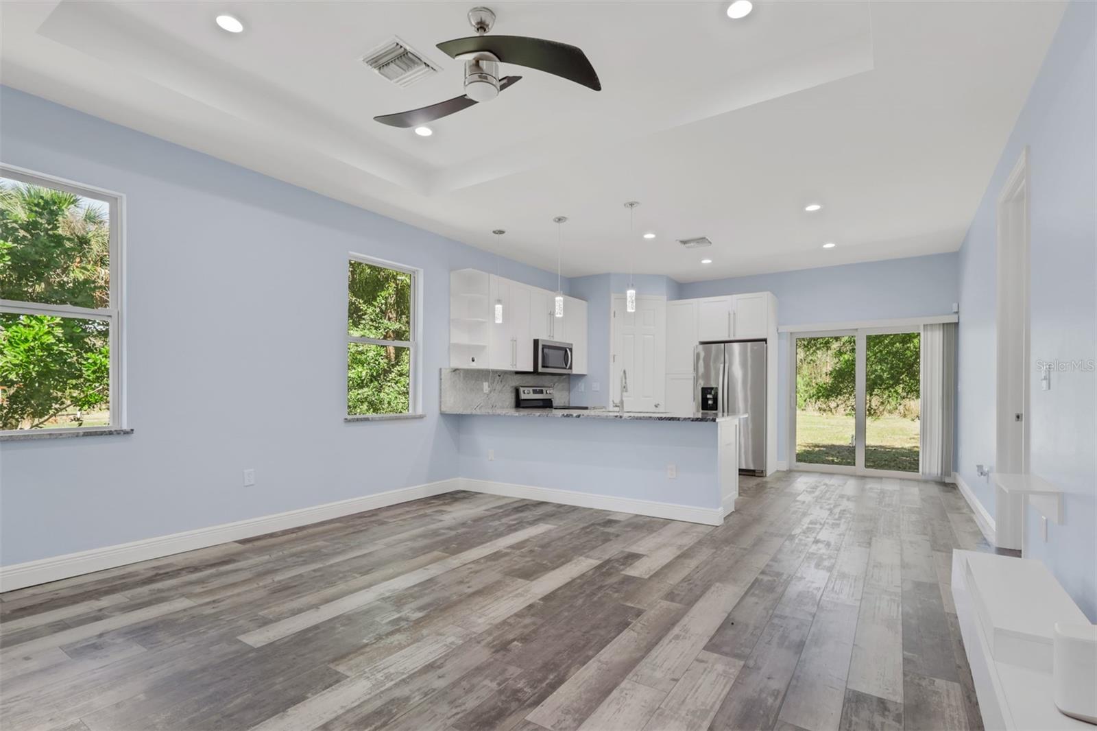 Image 4 of 19 For 2977 4th Avenue Se