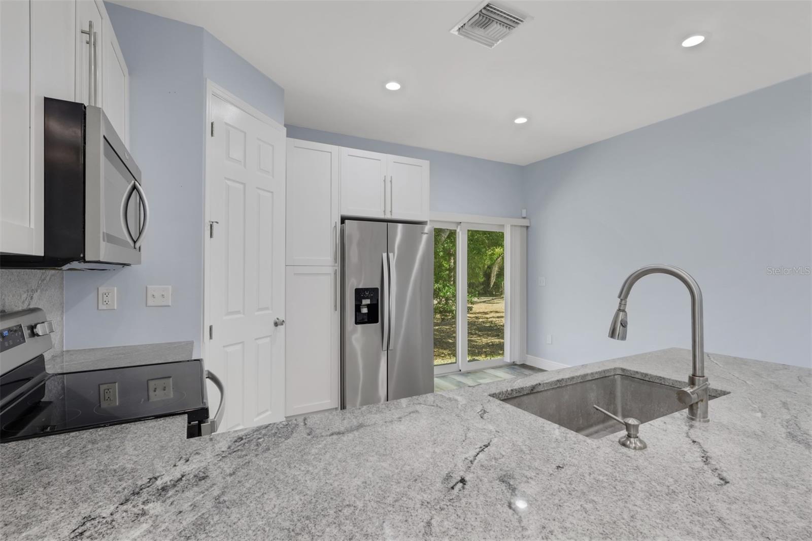 Image 7 of 19 For 2977 4th Avenue Se