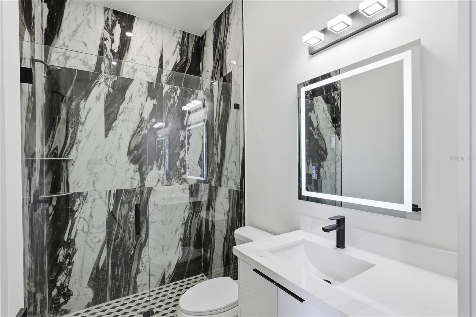 Image 21 of 27 For 1122 Edelweiss Street E