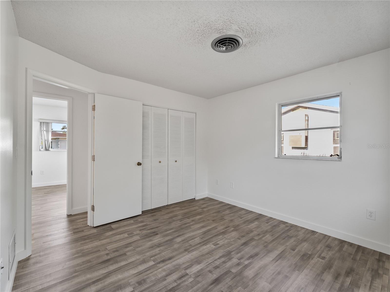 Image 12 of 52 For 20222 Gladstone St