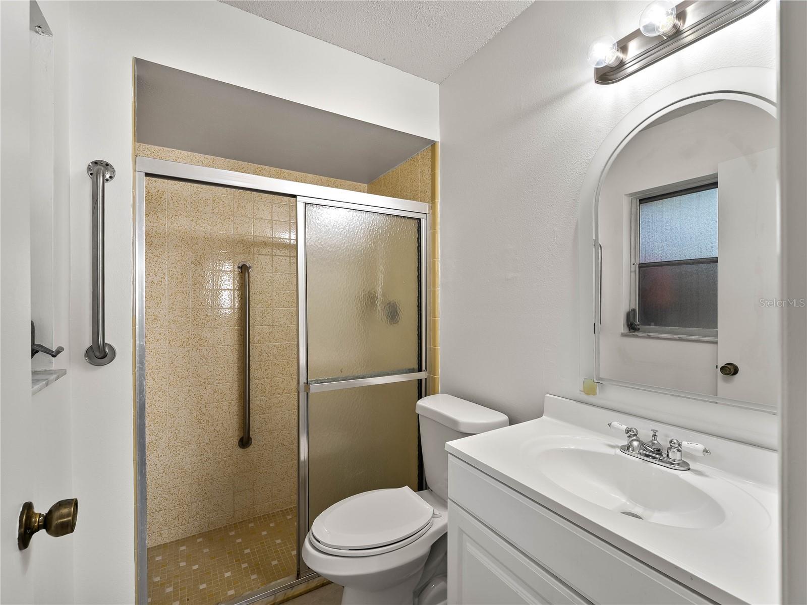 Image 13 of 52 For 20222 Gladstone St