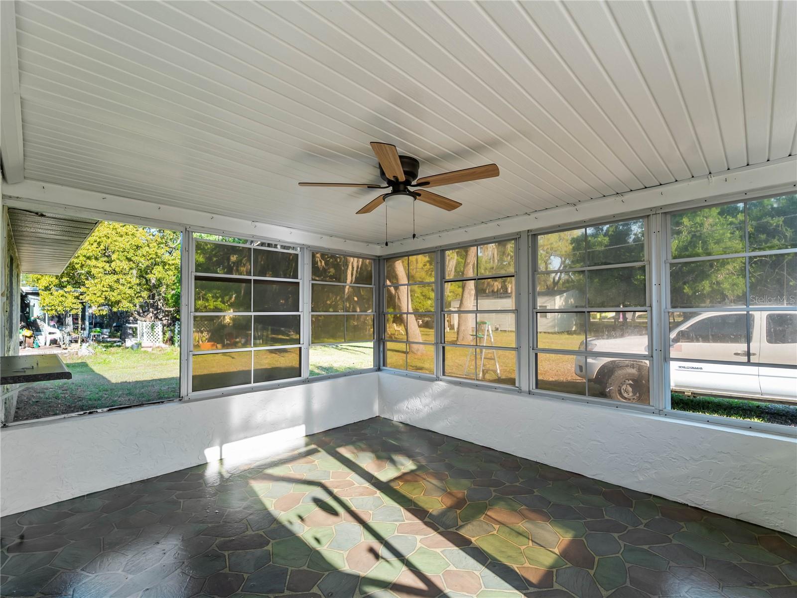 Image 28 of 52 For 20222 Gladstone St