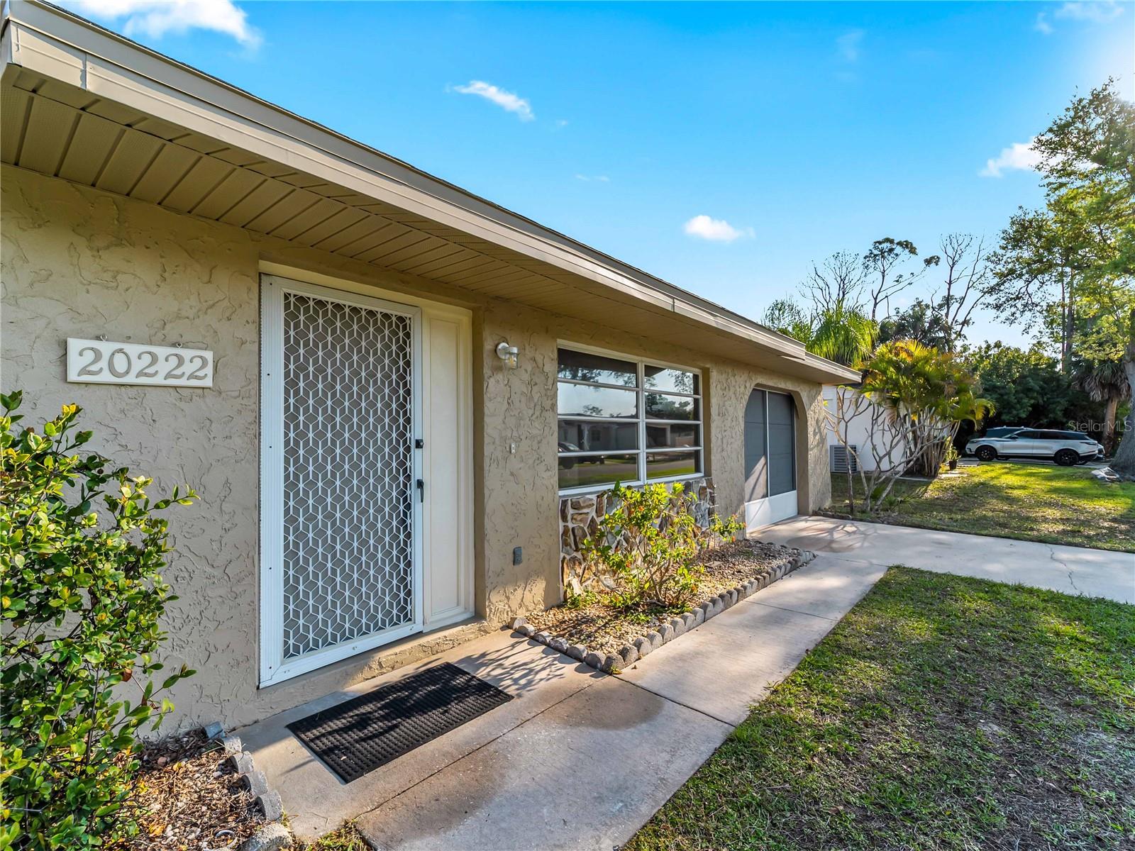 Image 31 of 52 For 20222 Gladstone St