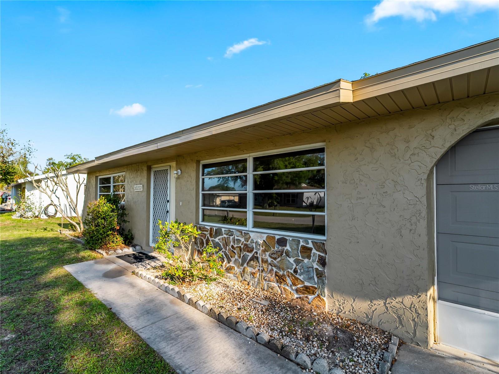 Image 32 of 52 For 20222 Gladstone St