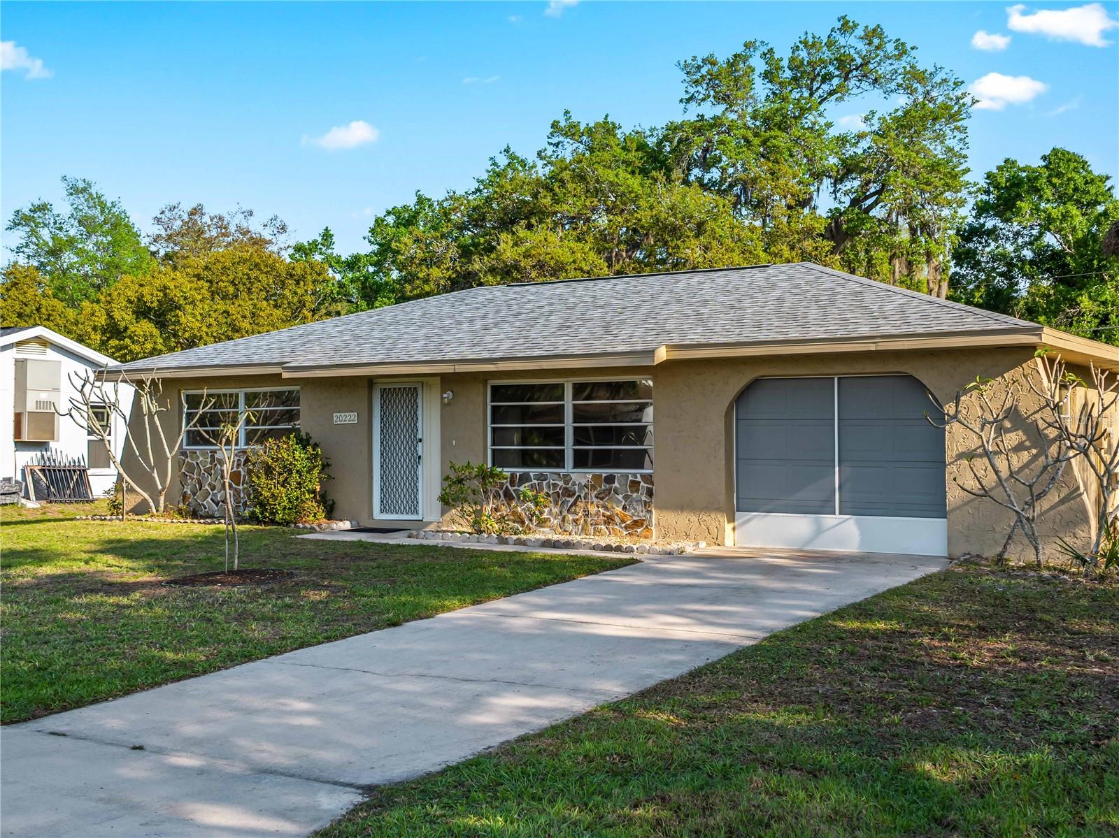 Image 44 of 52 For 20222 Gladstone St