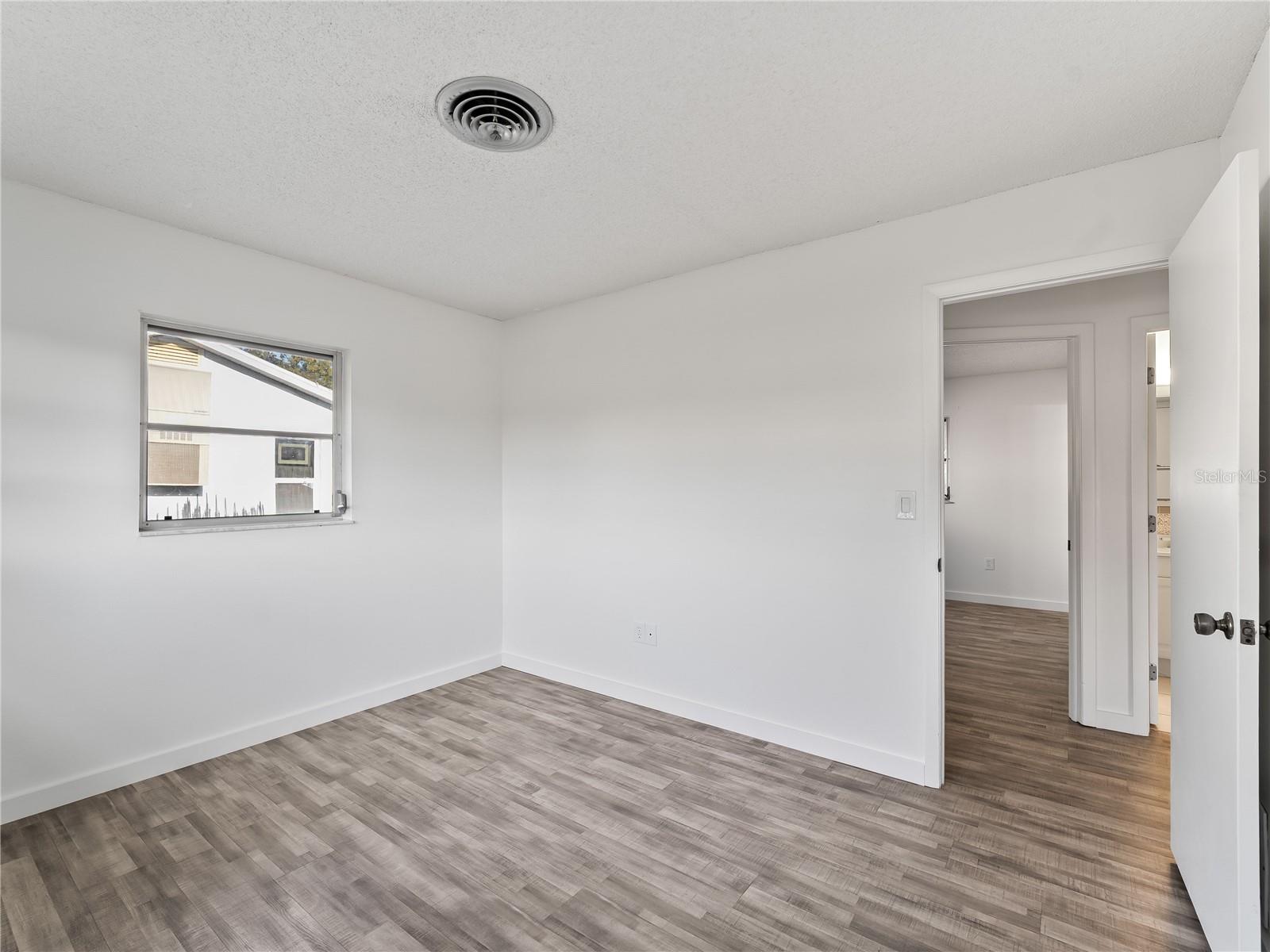 Image 8 of 52 For 20222 Gladstone St