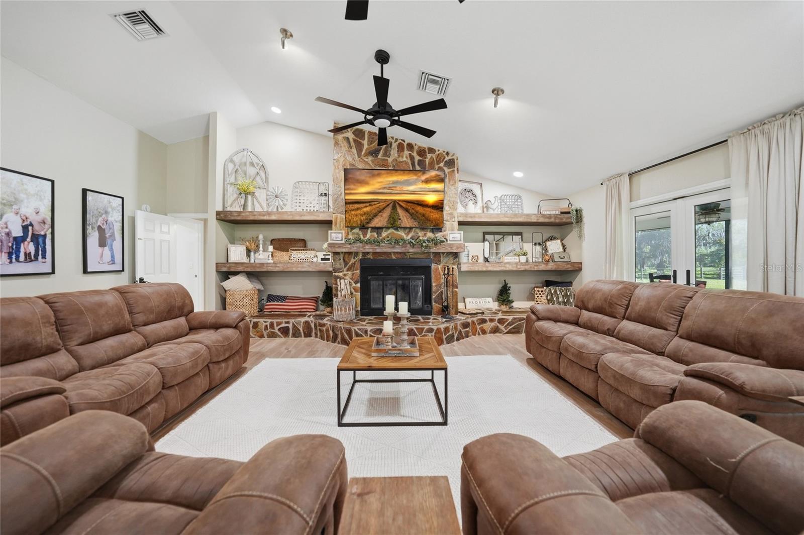 Image 11 of 75 For 5134 Oakwood Avenue