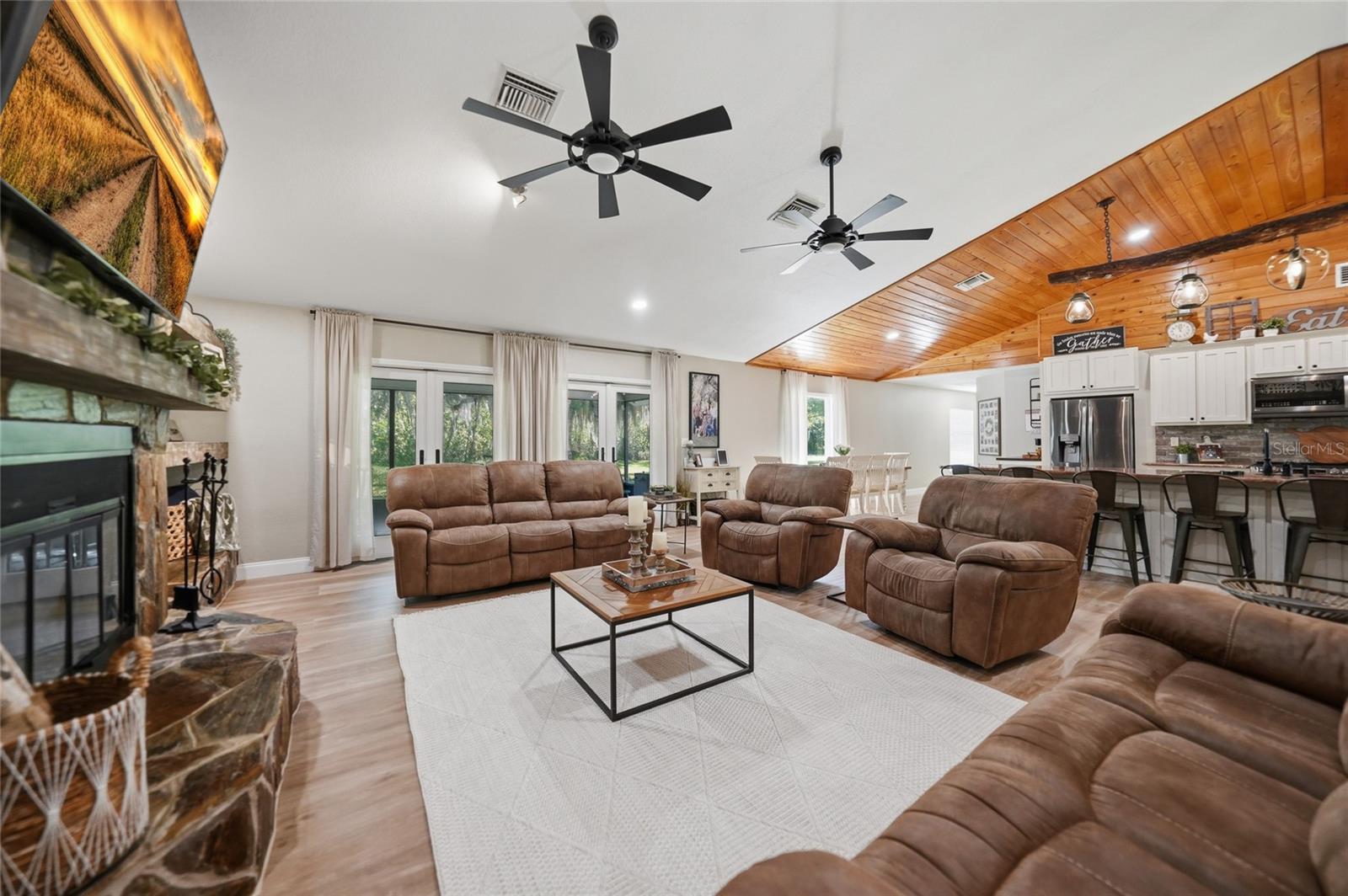 Image 12 of 75 For 5134 Oakwood Avenue