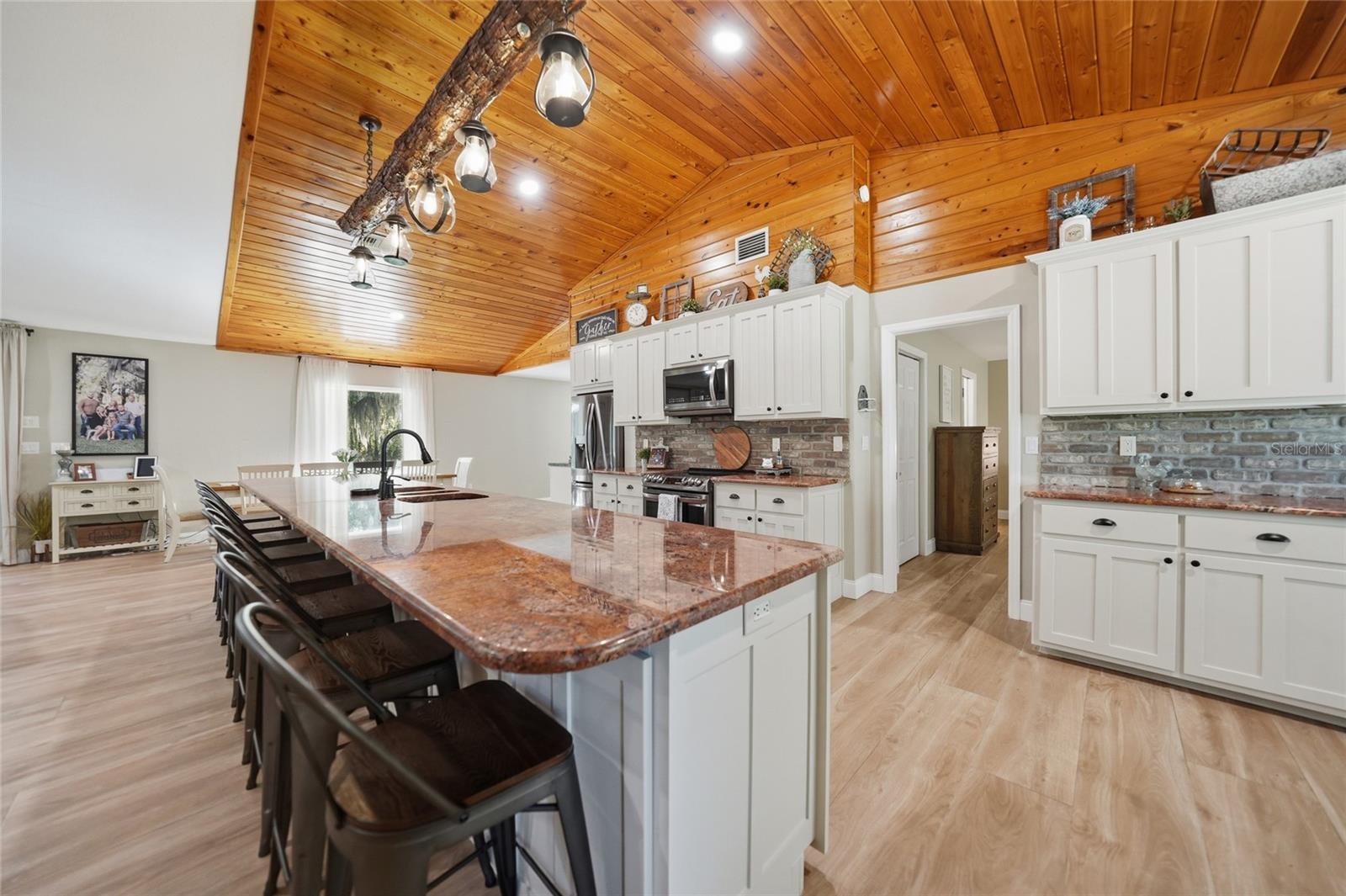 Image 14 of 75 For 5134 Oakwood Avenue