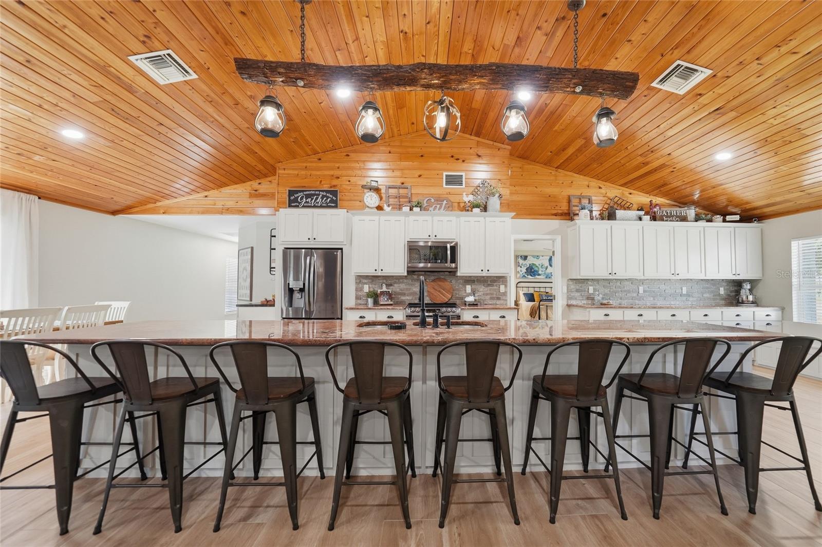 Image 15 of 75 For 5134 Oakwood Avenue