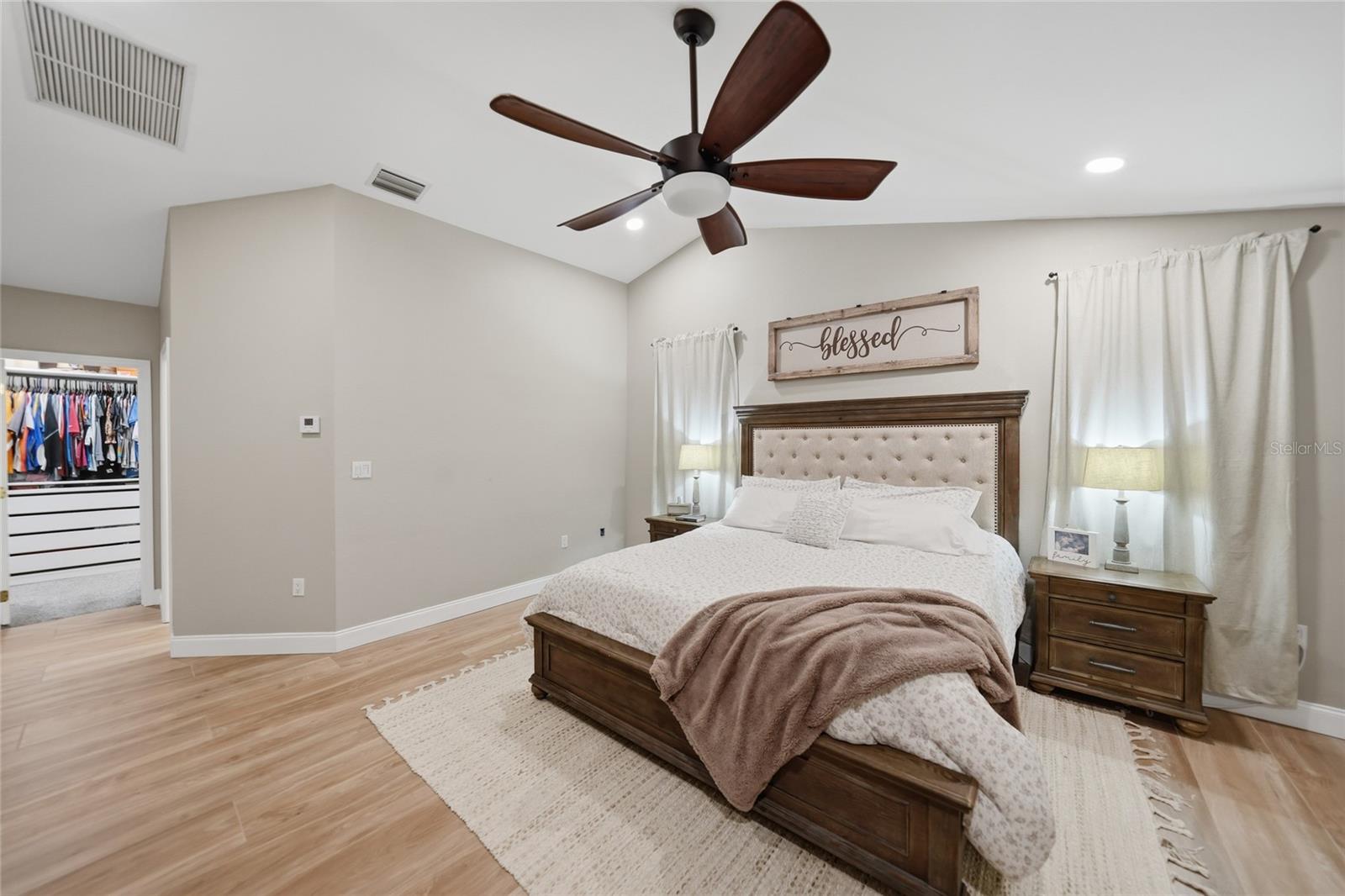 Image 27 of 75 For 5134 Oakwood Avenue