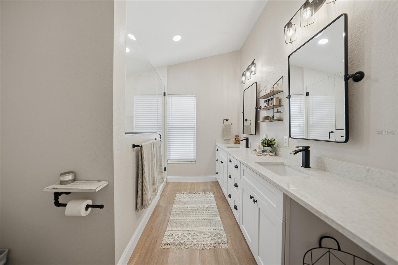 Image 30 of 75 For 5134 Oakwood Avenue