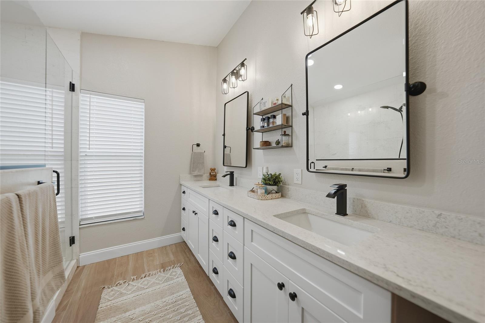 Image 31 of 75 For 5134 Oakwood Avenue