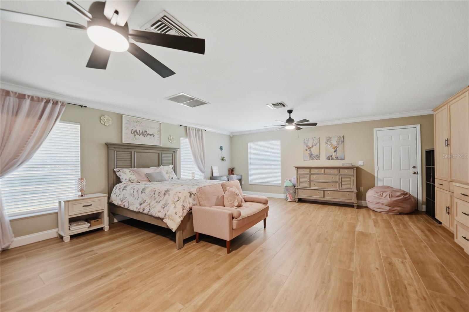 Image 37 of 75 For 5134 Oakwood Avenue