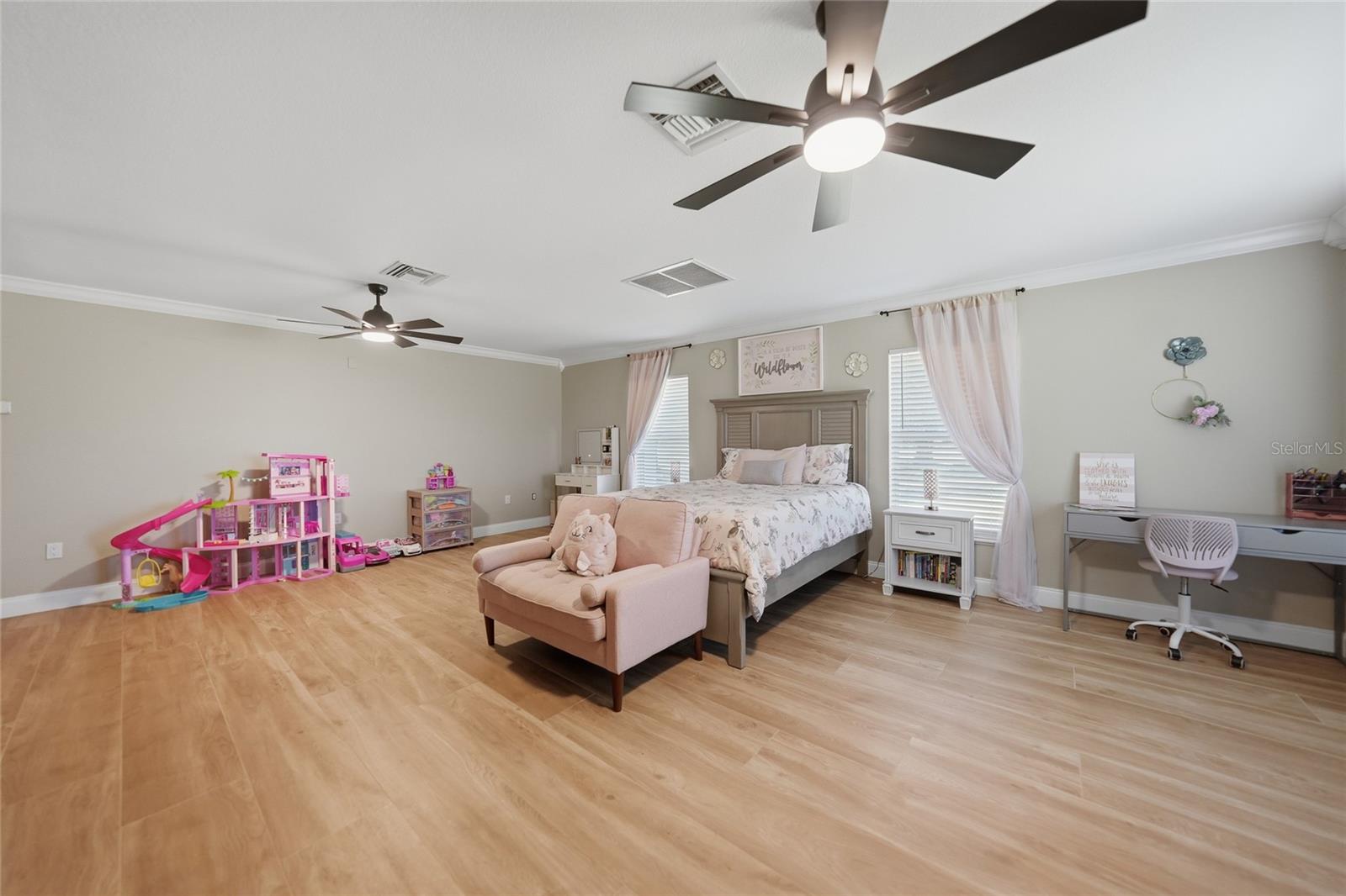 Image 38 of 75 For 5134 Oakwood Avenue