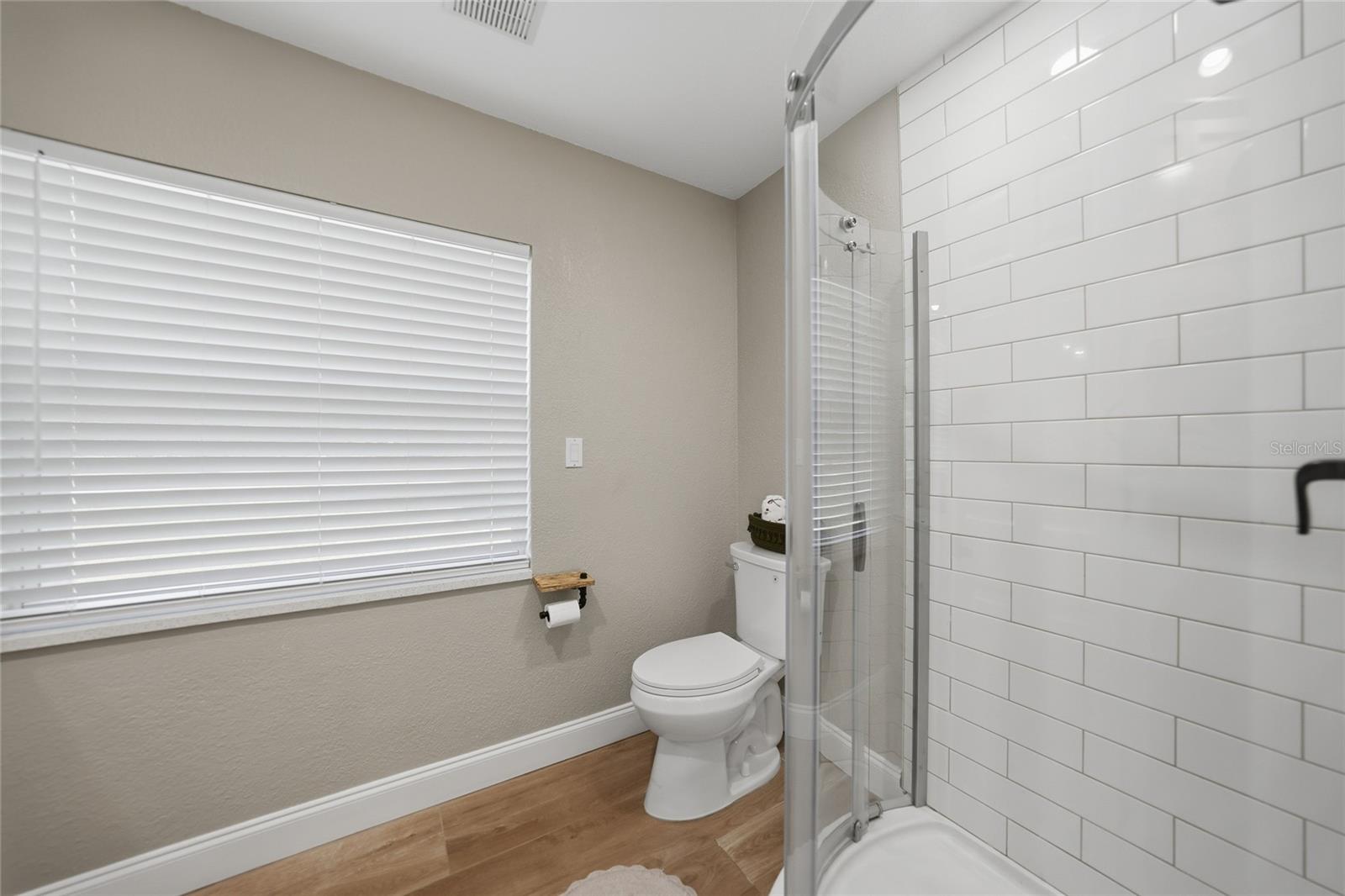 Image 44 of 75 For 5134 Oakwood Avenue