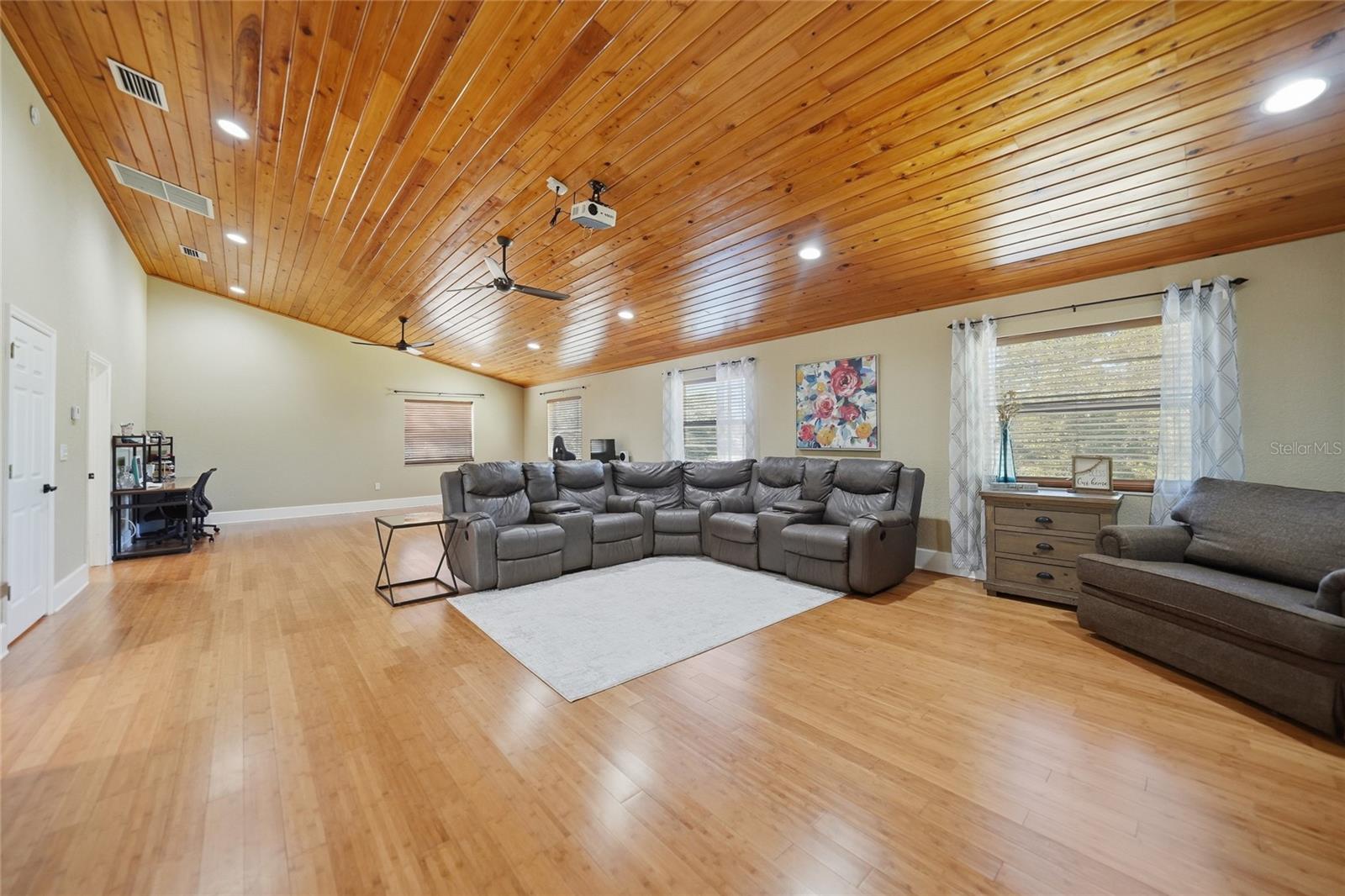 Image 45 of 75 For 5134 Oakwood Avenue