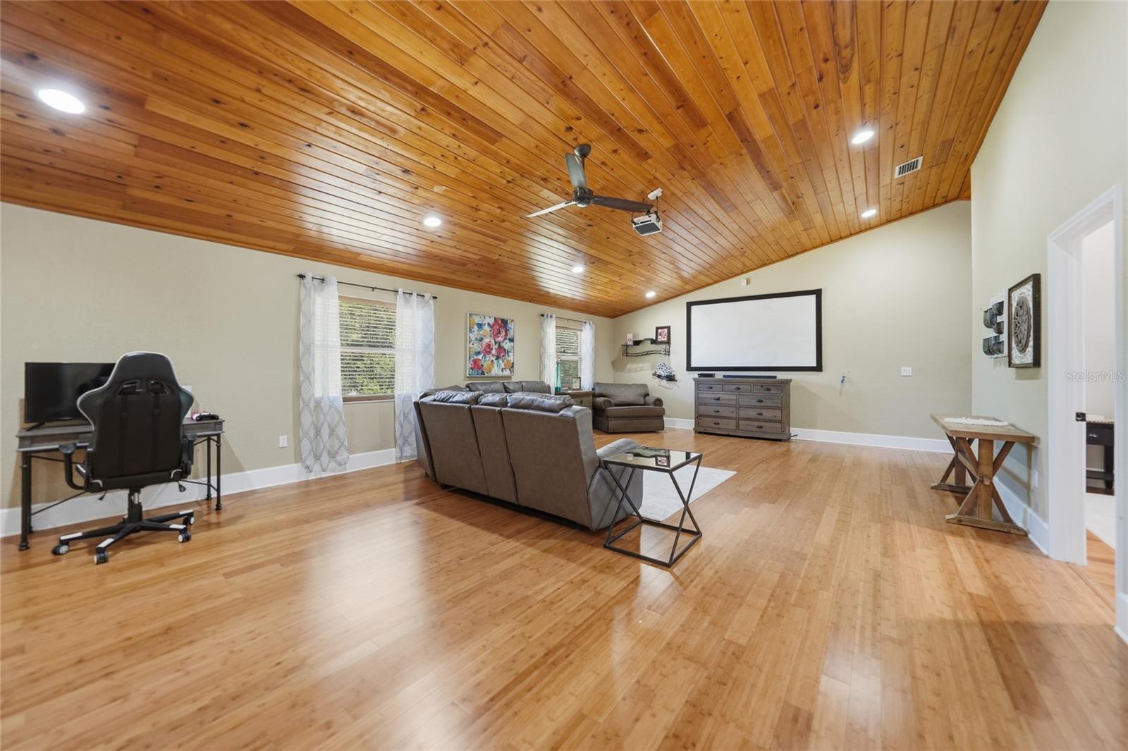 Image 47 of 75 For 5134 Oakwood Avenue