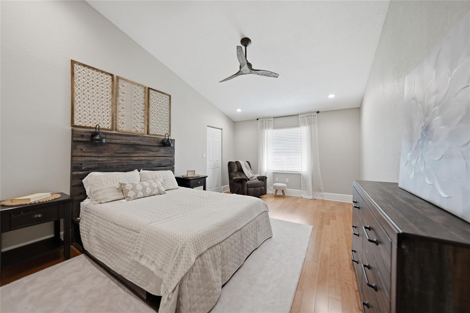 Image 48 of 75 For 5134 Oakwood Avenue