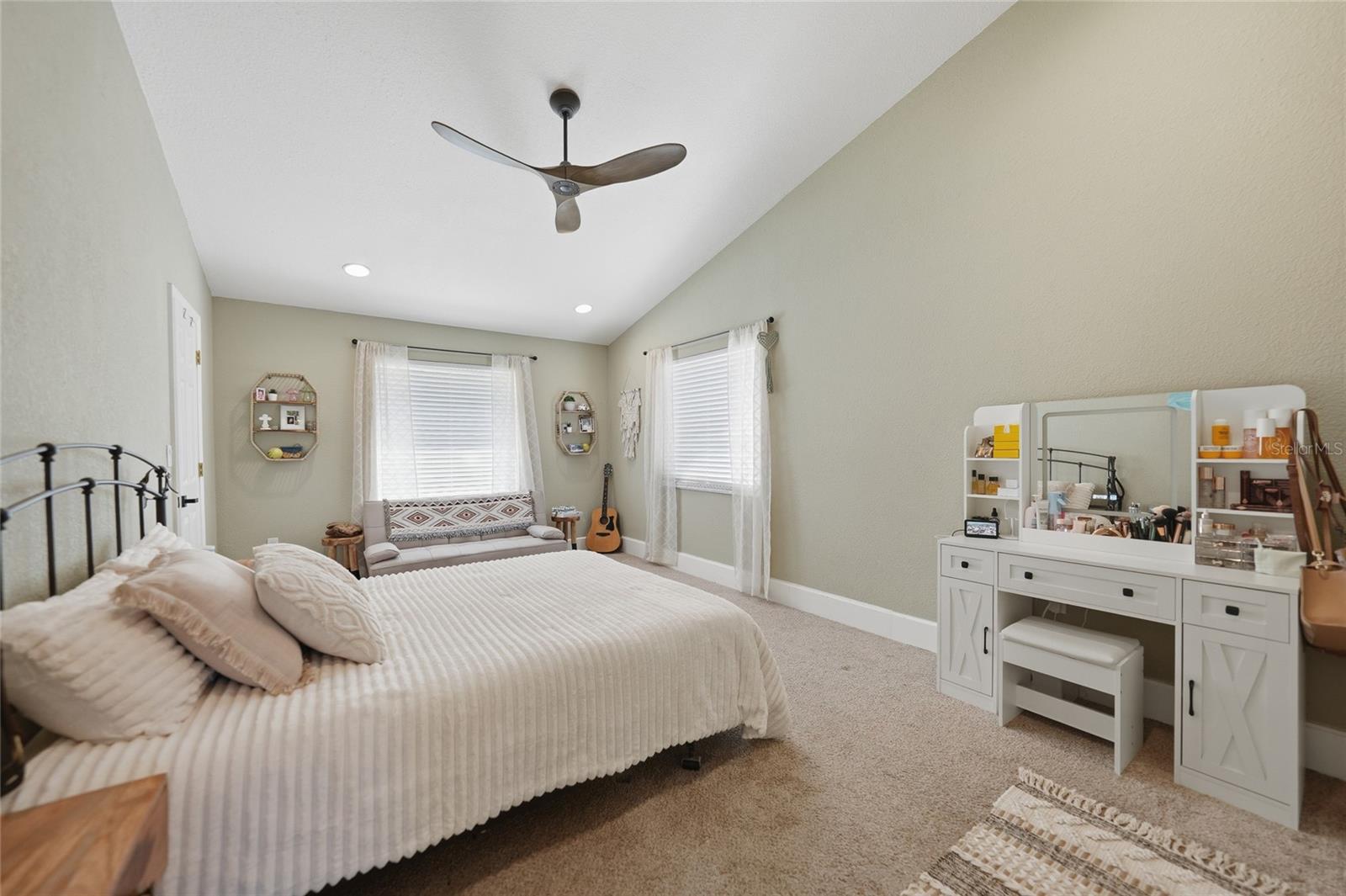 Image 52 of 75 For 5134 Oakwood Avenue