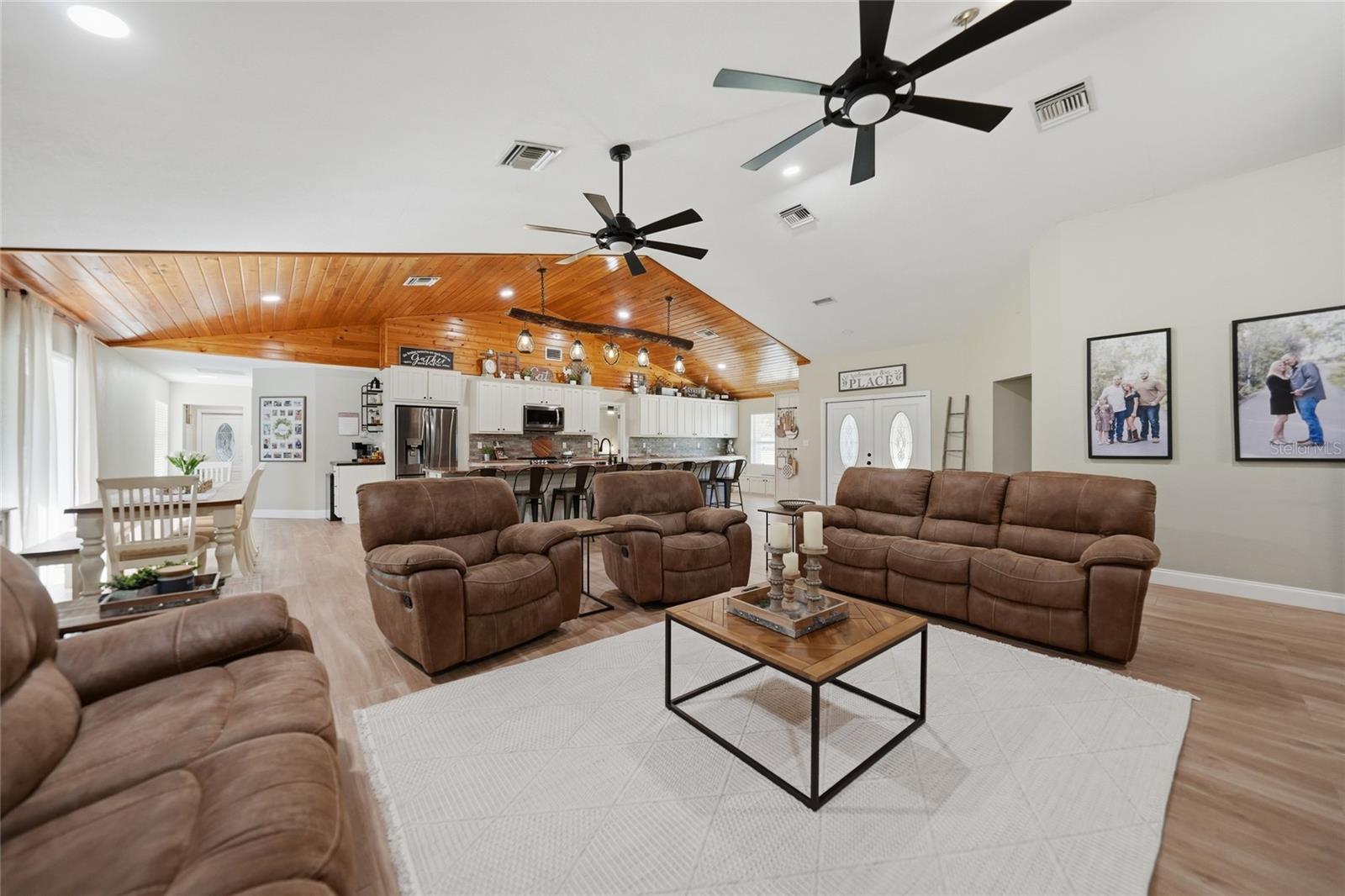 Image 8 of 75 For 5134 Oakwood Avenue